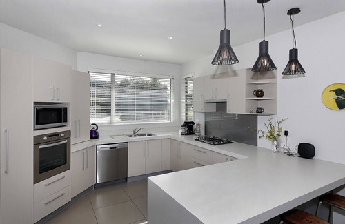 Renwick Cottage | Marlborough Magic - Rapaura Holiday Home