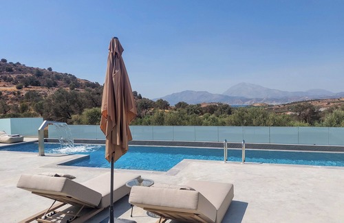 Faistos Villa | Marnos Superior Villas