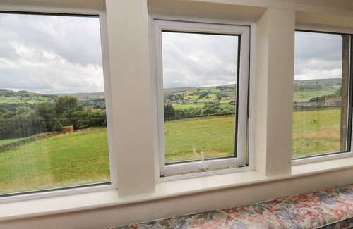 Oxenhope Cottage | MARSH COTTAGE, character holiday cottage, with a garden in Oxenhope