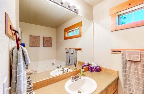 Klamath Falls House | Marsh Hawk Cabin