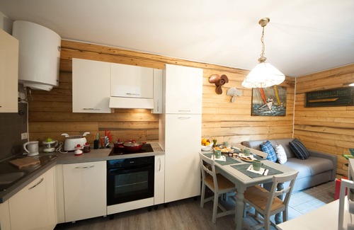 Sulzano Apartment | Marta Apartment - The Commander's House