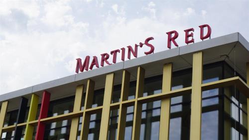 Tubize Hotel | Martin's Red
