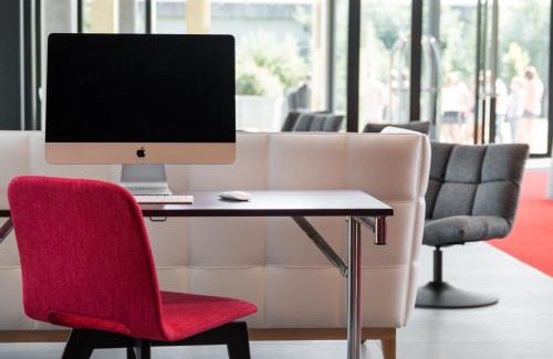 Tubize Hotel | Martin's Red