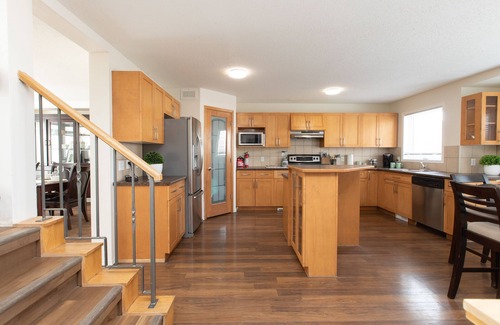 Fort Gary House | Marvelous Bedroom House on Comdale