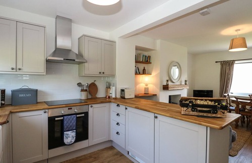 Ardgour Cottage | MARY'S COTTAGE, pet friendly, with open fire in Ardgour