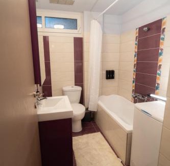 Naousa Apartment | Mary's Downtown Home - a stroll away from Mount Vermio