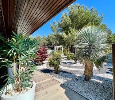 Orgon Bed & Breakfast | Mas des Cigales