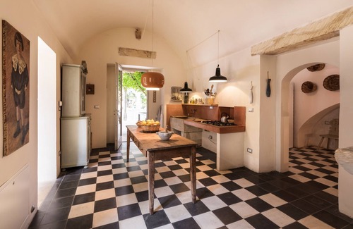 Muro Leccese Villa | Masseria ideal for families and groups with a pool and garden near Otranto