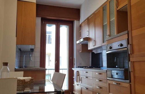 Giambellino Apartment | Massis House Accogliente Appartamento con Terrazzino e Tutti i Comfort