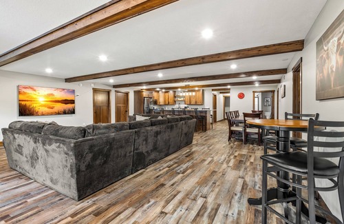 Birchwood Cabin | Massive 13BR Lodge Near Trails & Lakes – Built for Big Groups