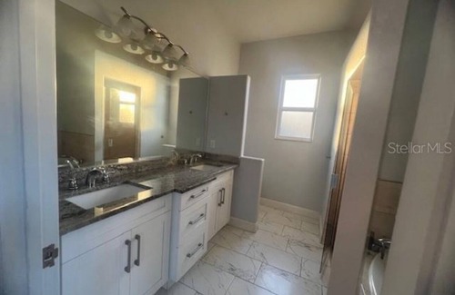 Port Richey House | Master's Bedroom with Separate Entrance - No Access to Kitchen and Living Room