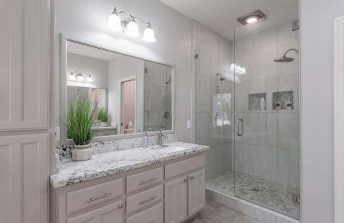 Shenandoah Valley House | Master Vineyard View Suite in Wine Country