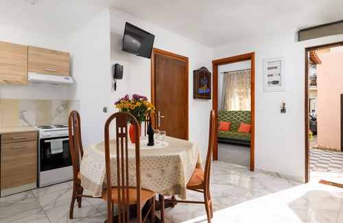 Chania Town House | MATZI HOUSE