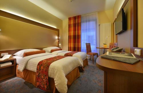Loucen Hotel | Maxmilian Lifestyle Resort