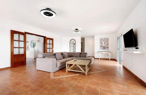 Tuineje House | Mayantigo