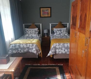 Uniondale House | Mayors Rest on 44