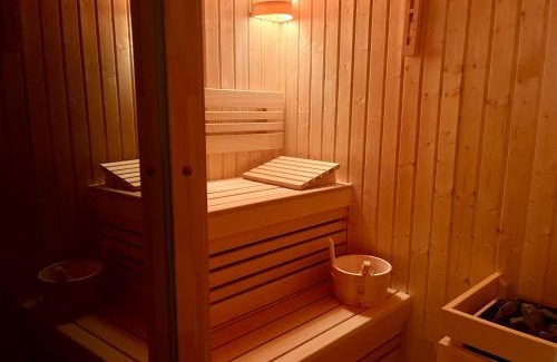 Gledy Apartment | Mazursko - komfortowe apartamenty nad jeziorem, sauna, kominki na parterze