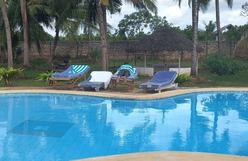 Diani Beach Villa | Mbuyu Villa - 5min from the beach!