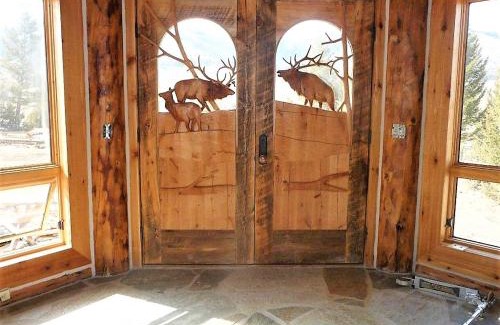 Gardiner House | McDonald's Ranch Lodge