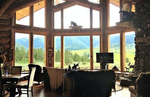 Gardiner House | McDonald's Ranch Lodge