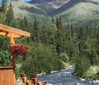McKinley Park Cabin | McKinley Creekside Cabins