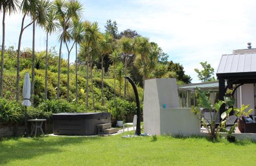 Lower Kaimai House | McLaren Lake View