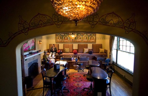 Troutdale Hotel | McMenamins Edgefield