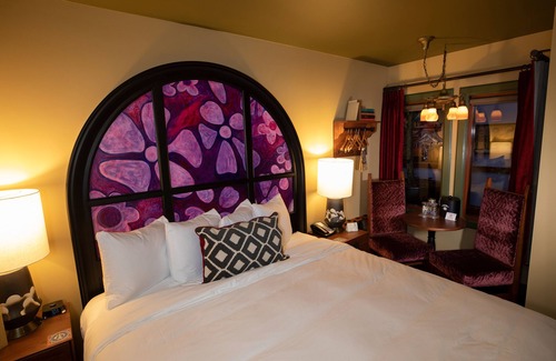New Tacoma Hotel | McMenamins Elk Temple