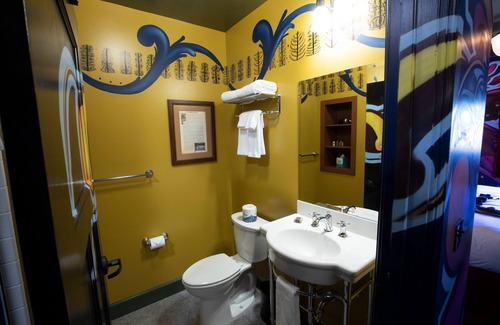 New Tacoma Hotel | McMenamins Elk Temple