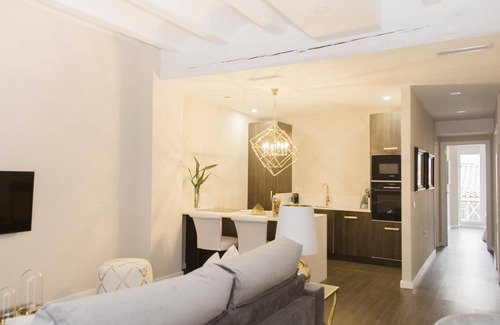 La Roqueta Apartment | MD Julio Antonio Elegant Apartment Center