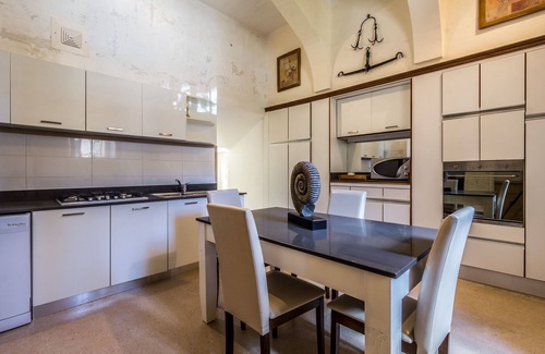 Mdina Old City Villa | Mdina Casa Tesoriere 500 Y.O. Noble Palazzo Stay in Silent Walled City