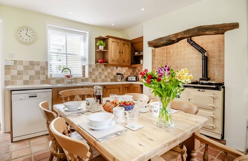 Whissonsett House | Meadow Farmhouse - Five Bedroom House, Sleeps 10