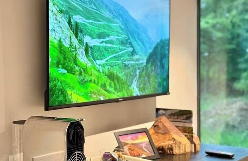 Mt Lookout Villa | Meadow River Cliff House