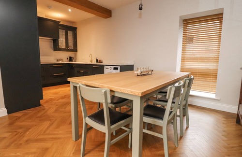 Ingleton House | MEADOW VIEW COTTAGE, pet friendly, with open fire in Ingleton