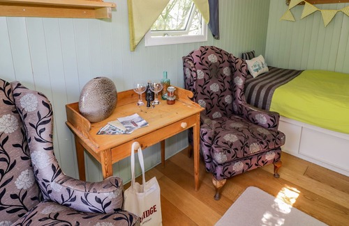 Newport Cottage | MEADOW VIEW, pet friendly, with a garden in Newport, Shropshire