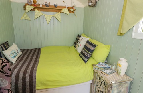 Newport Cottage | MEADOW VIEW, pet friendly, with a garden in Newport, Shropshire