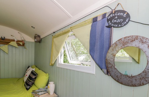 Newport Cottage | MEADOW VIEW, pet friendly, with a garden in Newport, Shropshire