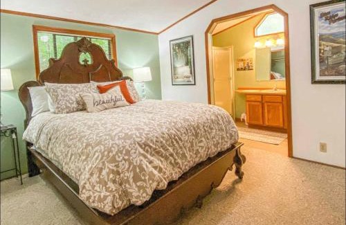 Klamath House | Meadowview
