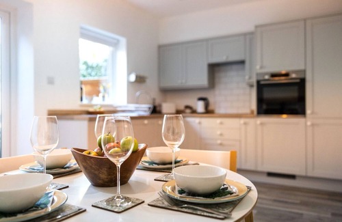 Meads Cottage | Meads Garden Cottage - close to seafront and South Downs