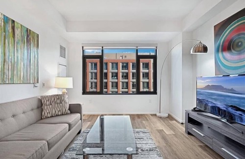 Shawmut Apartment | Medical Centers Nearby | 1BR | Desk & WiFi | Downtown Boston