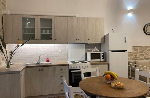 Kalamoti Apartment | Medieval Country House in Mastichochoria