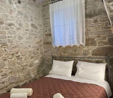 Kalamoti Apartment | Medieval Country House in Mastichochoria