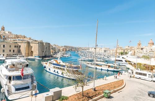 Senglea House | Medieval Knights house with Seaview 100 meters from the Three Cities Marina