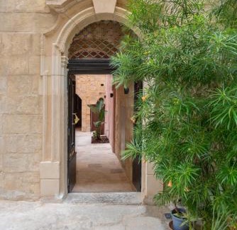 Senglea House | Medieval Knights house with Seaview 100 meters from the Three Cities Marina
