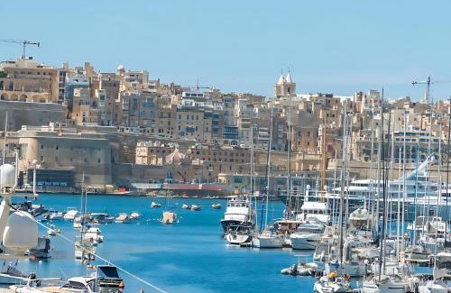 Senglea House | Medieval Knights house with Seaview 100 meters from the Three Cities Marina