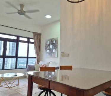 Medini Apartment | Medini Family suites for 3 pax - Next to Legoland