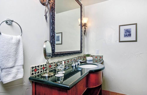 Los Gatos House | Mediterranean Unit with Outdoor Pool, Free Parking, Near Silicon Valley