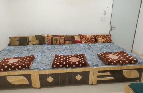 Omkareshwar Hotel | MEERA