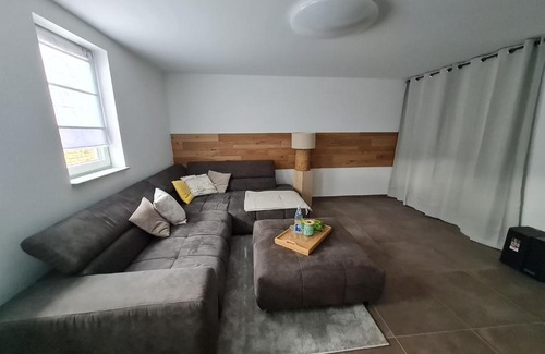 Azmannsdorf Apartment | Meet & Greet am Radfernweg E-Bike modern