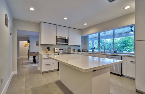 Golden Glades Villa | Mega Fun Villa w/a Cool BKB Ct, Giant Chess, Fire Pit & More!